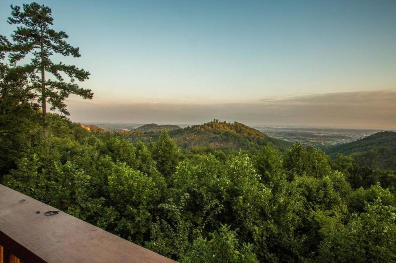 Amazing Views, Pool, Hot Tub, Pool Table, Arcade *